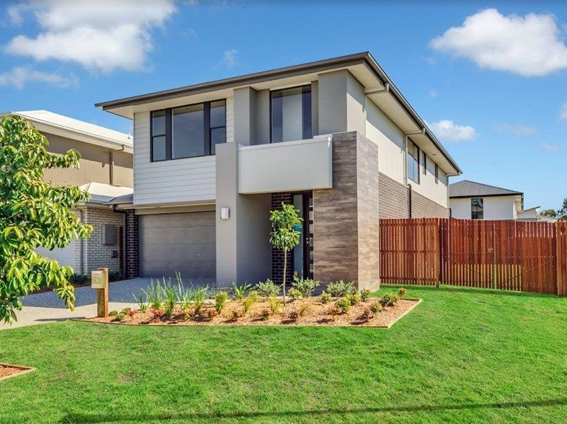 4 bedrooms House in 21 Majestic Crescent HEMMANT QLD, 4174