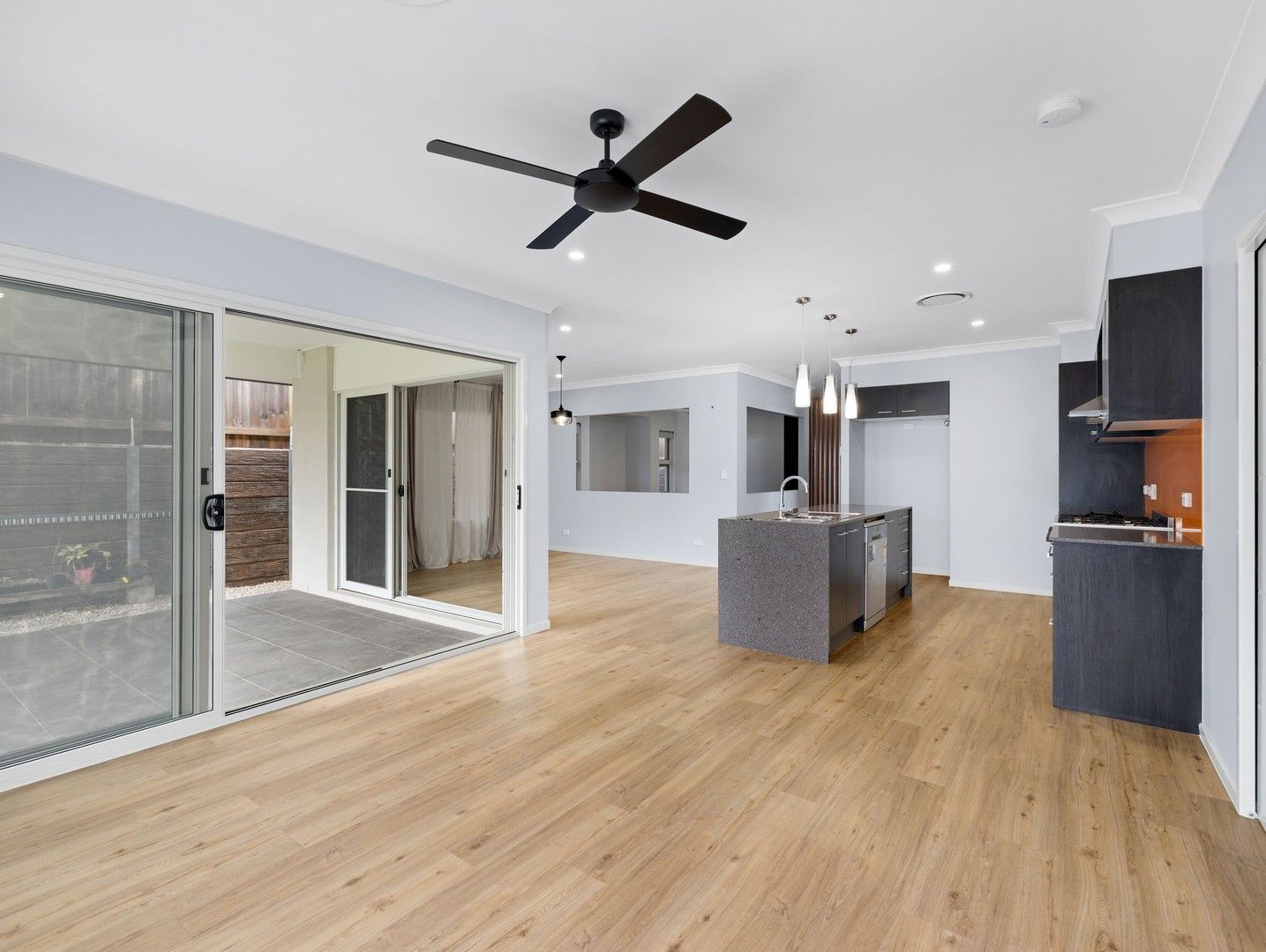 4 bedrooms House in 52 McMonagle Crescent BELLBIRD PARK QLD, 4300