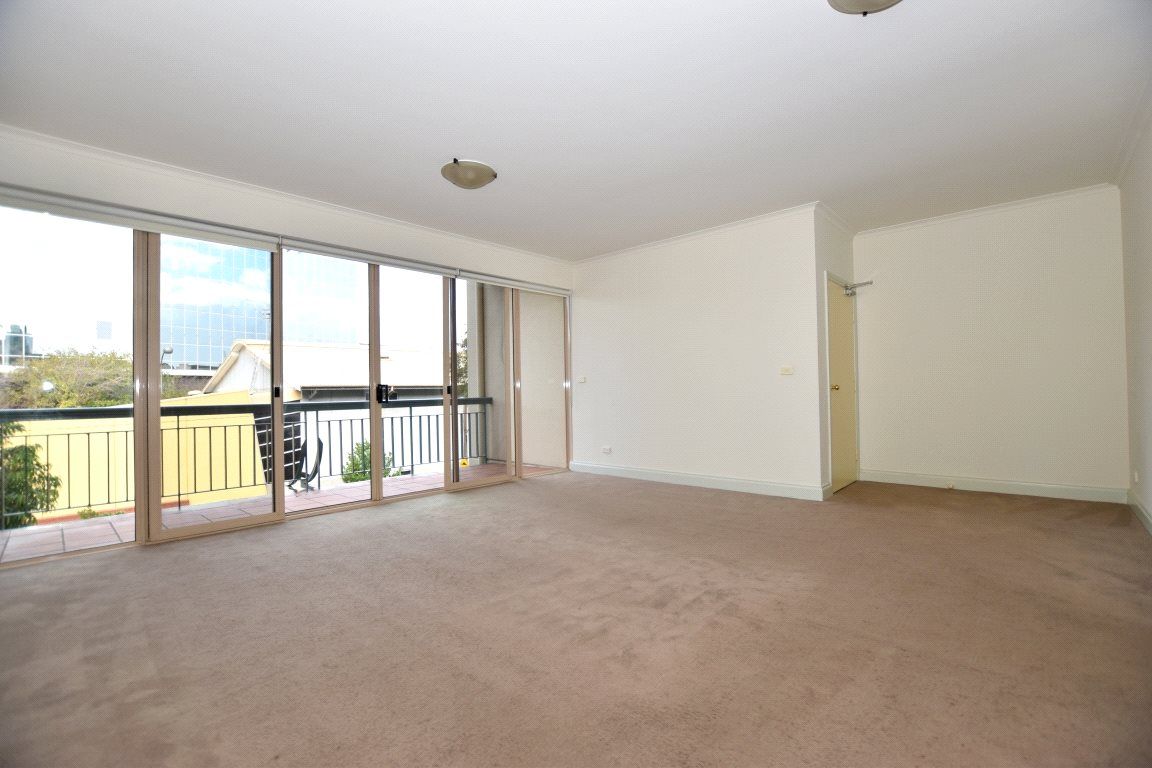 7 28 Wells Street Southbank Vic 3006 Apartment For Rent 525 00 Domain