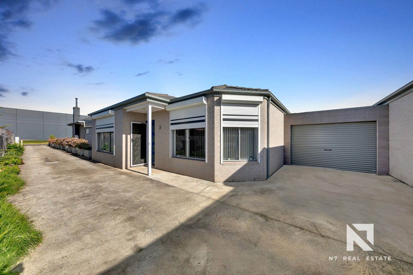 2/24 Glencairn Avenue, Deer Park VIC 3023 Domain