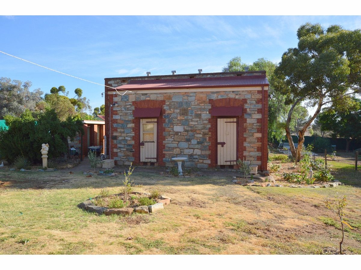 17 Adelaide Road, Palmer SA 5237, Image 2