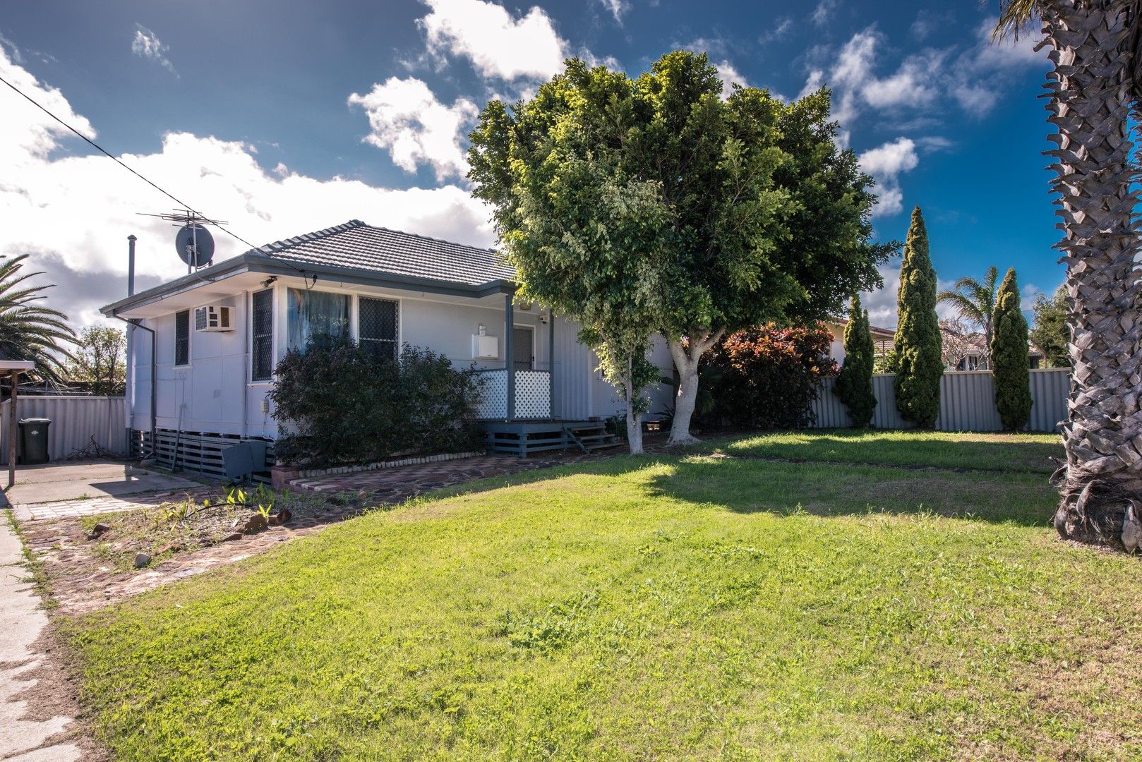 3 bedrooms House in 49 Abelia Street RANGEWAY WA, 6530