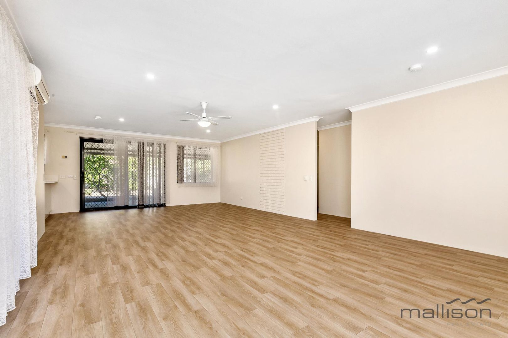 26 Broadwater Gardens, South Lake WA 6164, Image 2