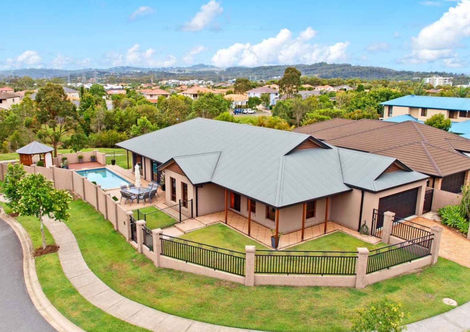 4 bedrooms House in 112 Olympus Drive ROBINA QLD, 4226