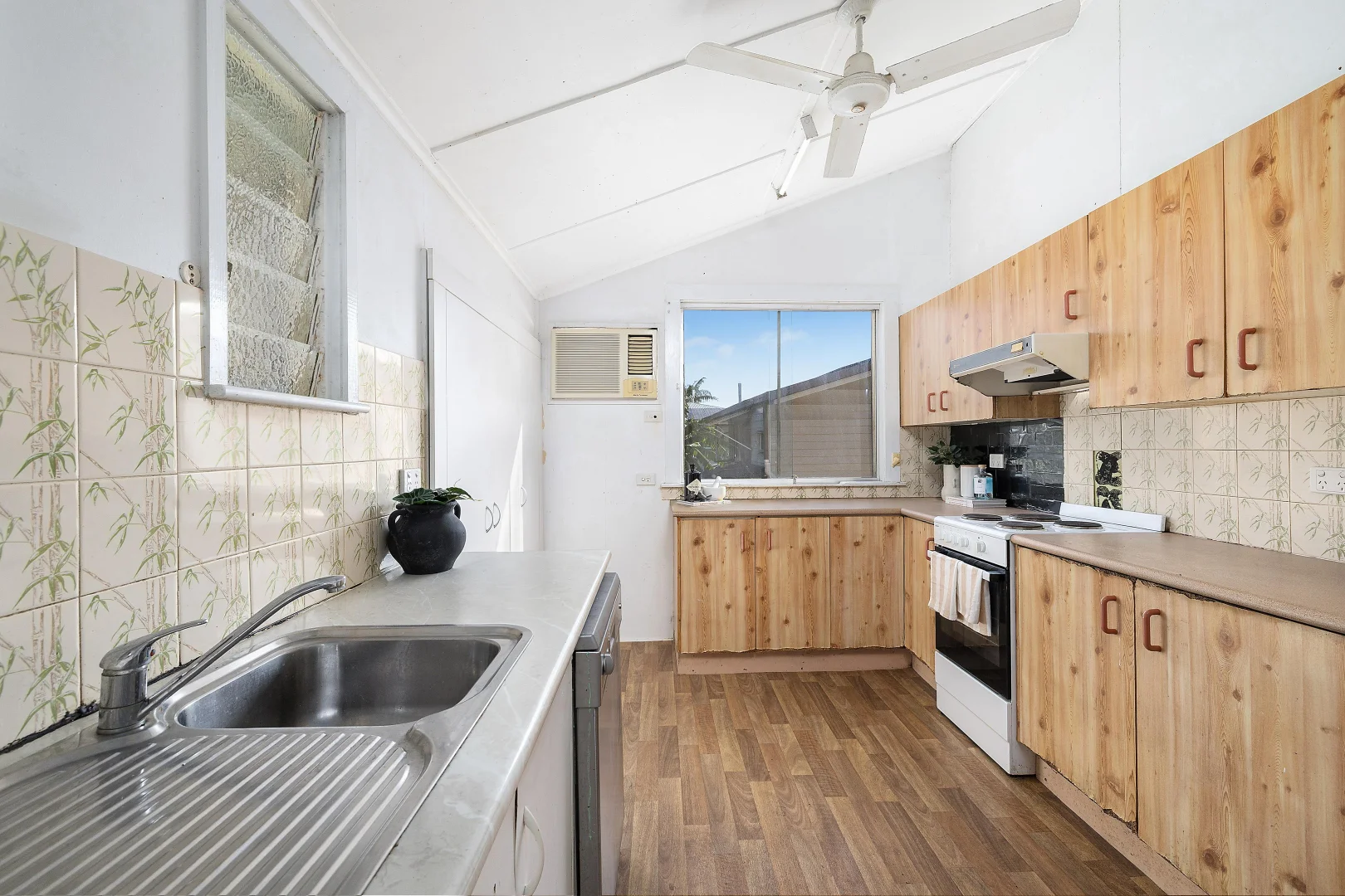 Additional image 3 of 10 Hogan Street, Park Avenue QLD 4701