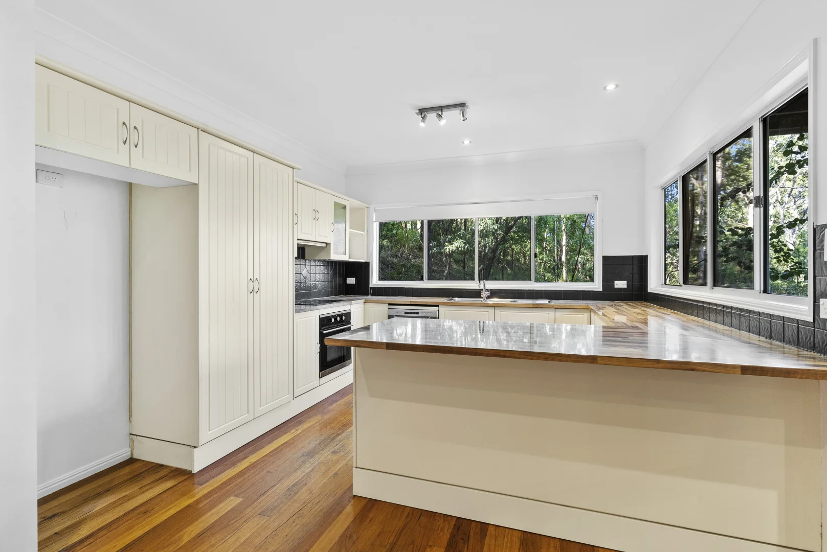 Additional image 2 of 27 Bronhill Street, Currumbin Waters QLD 4223