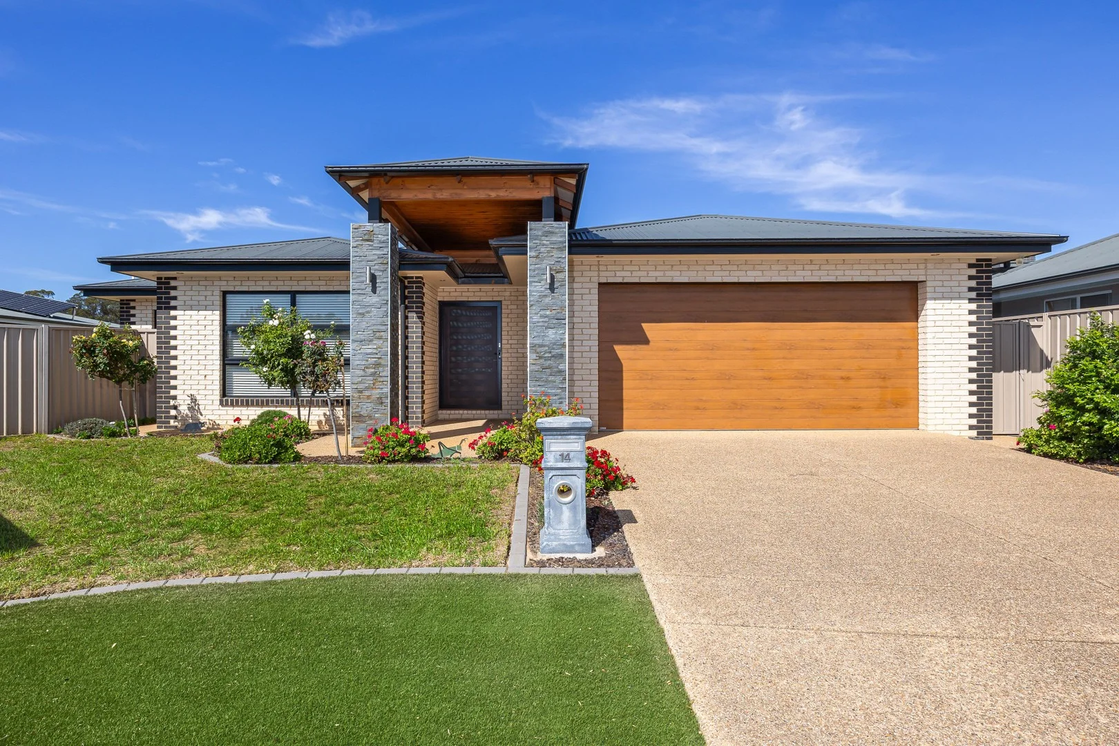 Primary image of 14 Chipp Place, Lloyd NSW 2650