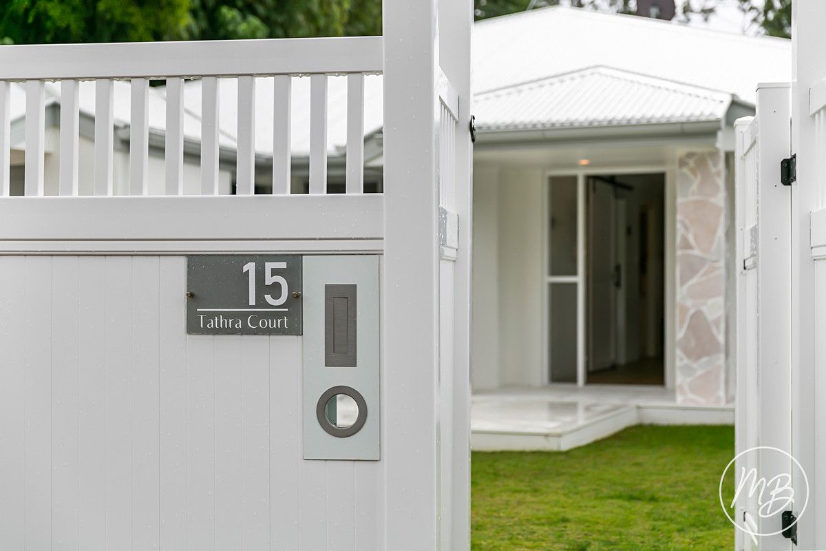 5 bedrooms House in 15 Tathra Court REDLAND BAY QLD, 4165