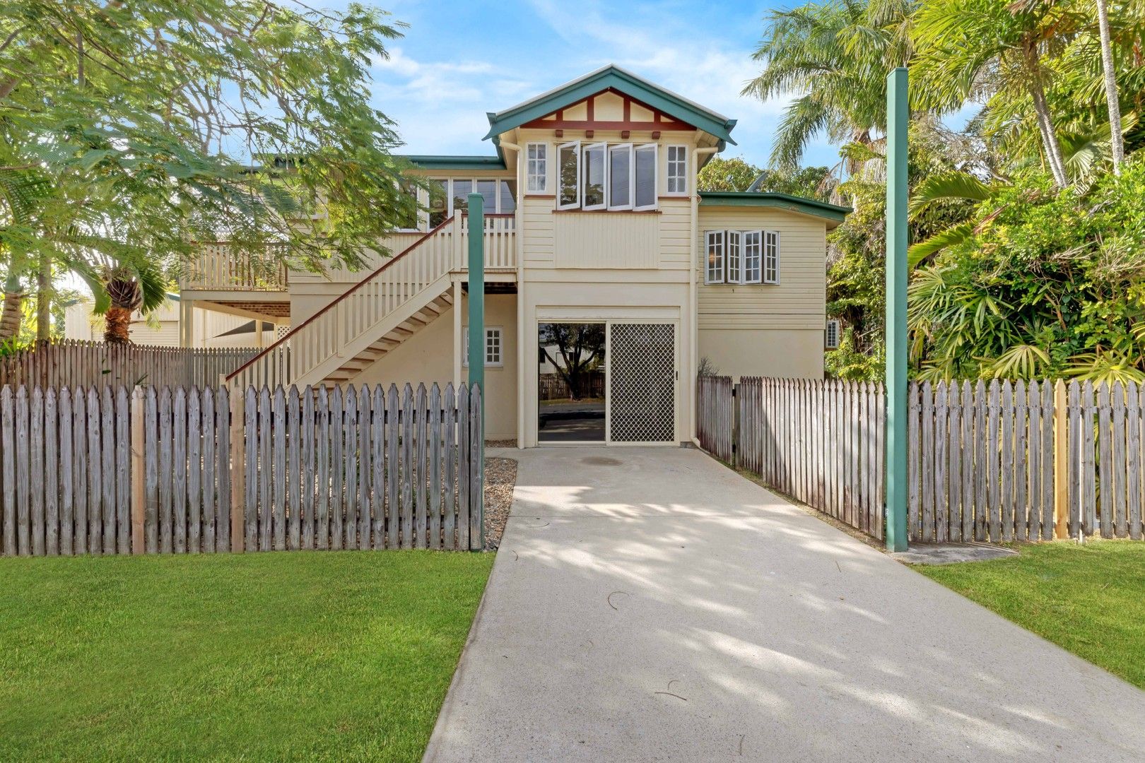 4 bedrooms House in 12 Canberra Street NORTH MACKAY QLD, 4740