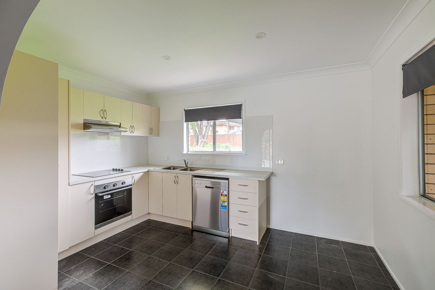 3 bedrooms House in 37 Cooinda Street EASTERN HEIGHTS QLD, 4305