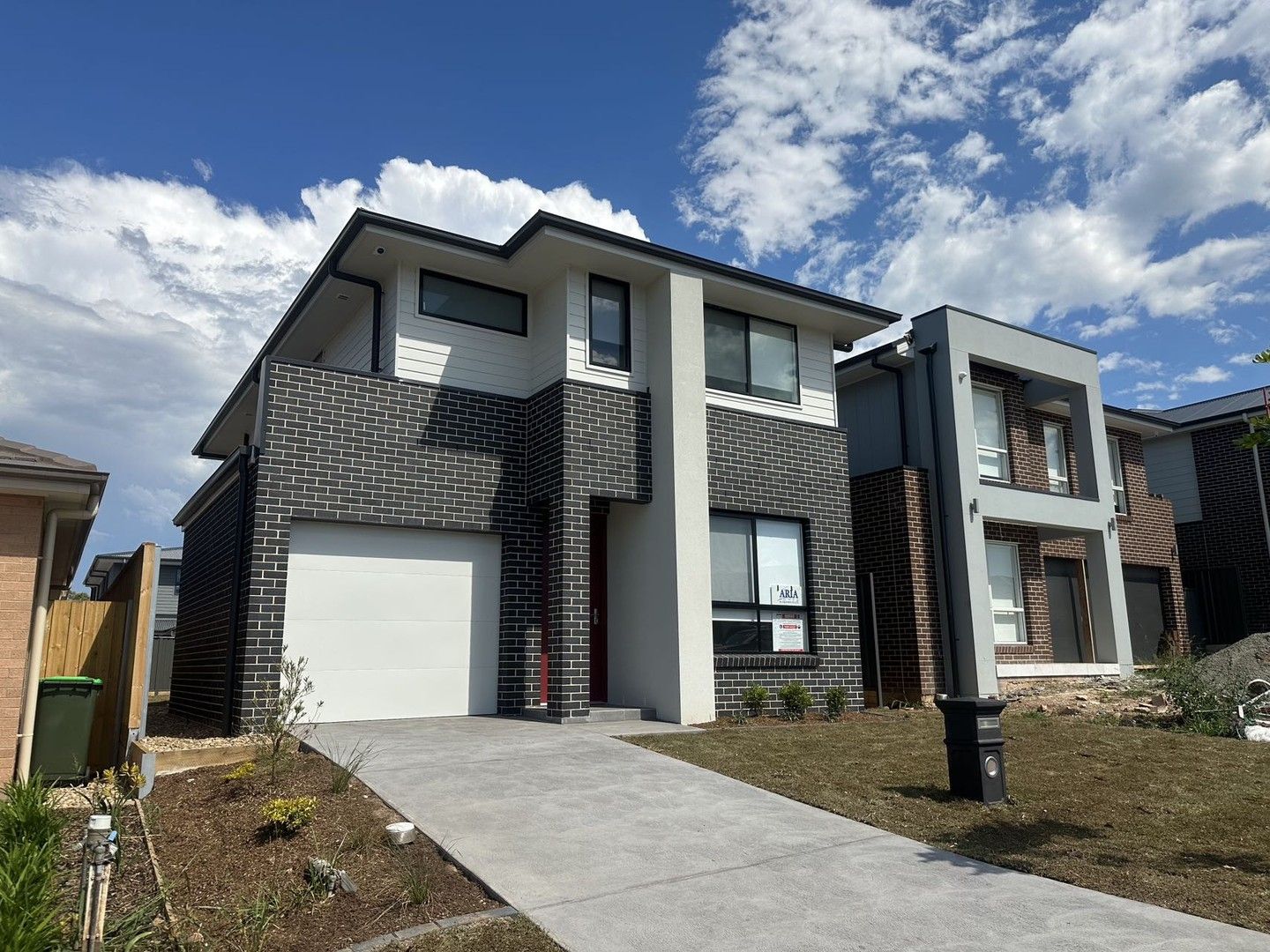 5 bedrooms House in 56 Dowie Drive CLAYMORE NSW, 2559