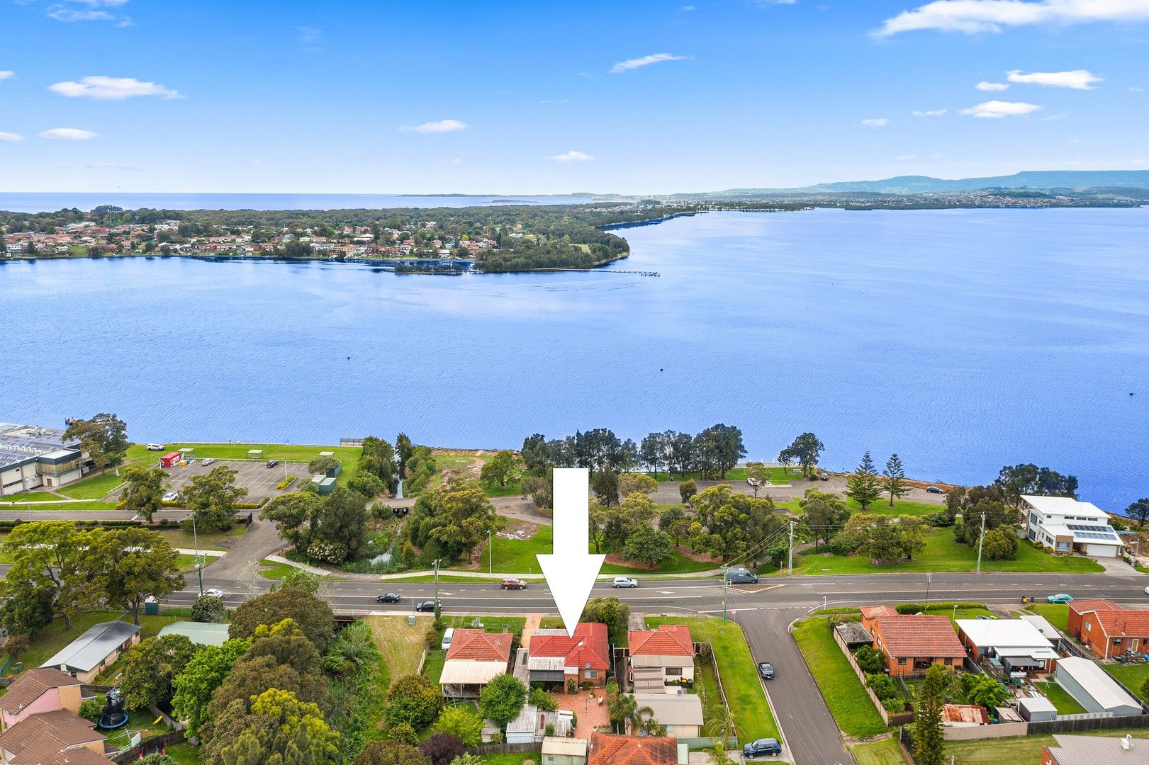 250 Northcliffe Drive, Lake Heights NSW 2502, Image 0