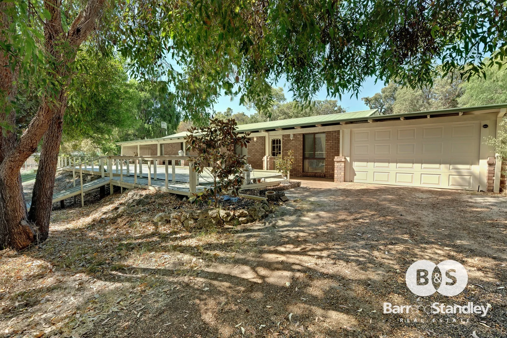 Primary image of 14 Windward Road, Leschenault WA 6233