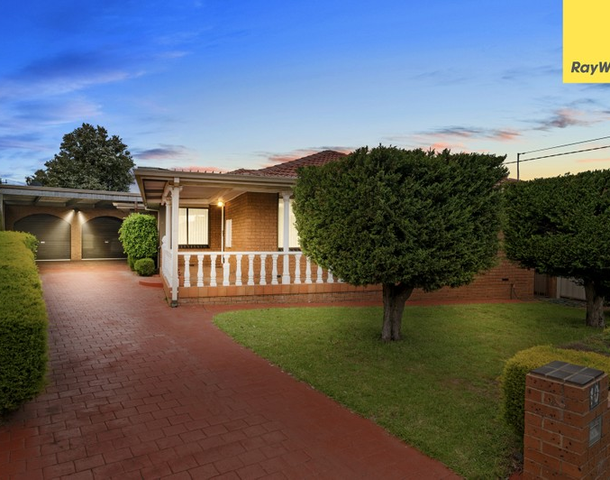 10 Throsby Crescent, Deer Park VIC 3023