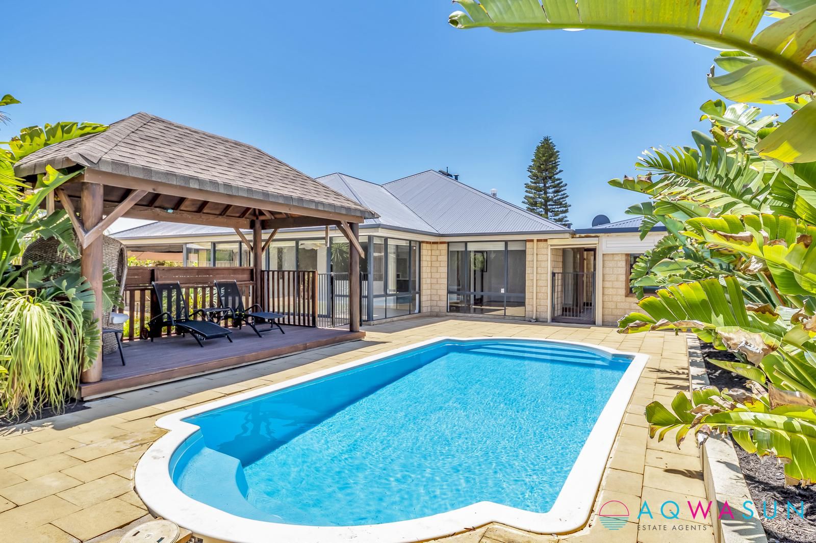 18 Bancoura Parkway, Secret Harbour WA 6173