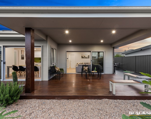 13 Redshaw Street, Coombs ACT 2611