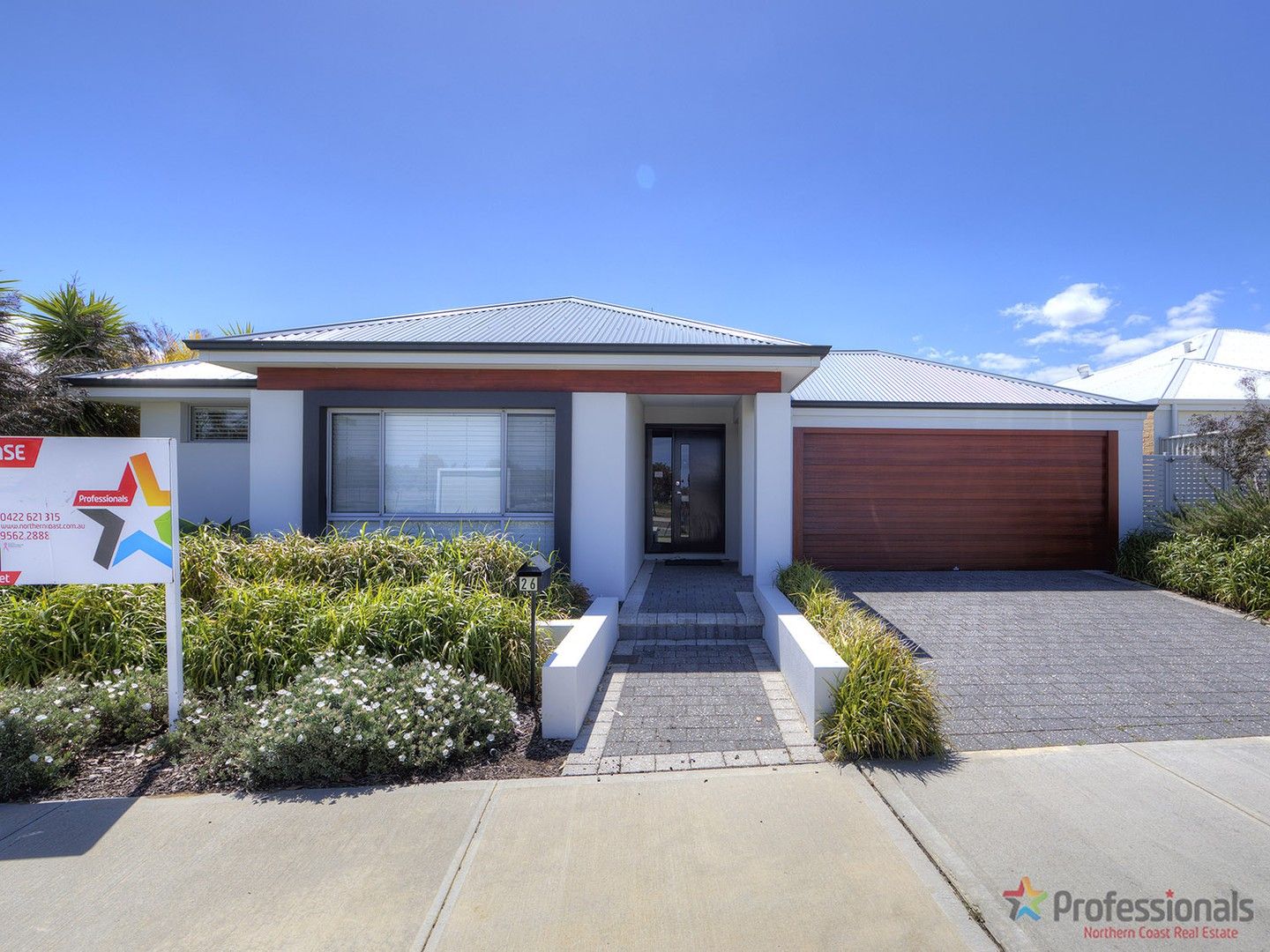 4 bedrooms House in 26 Leeway Loop ALKIMOS WA, 6038