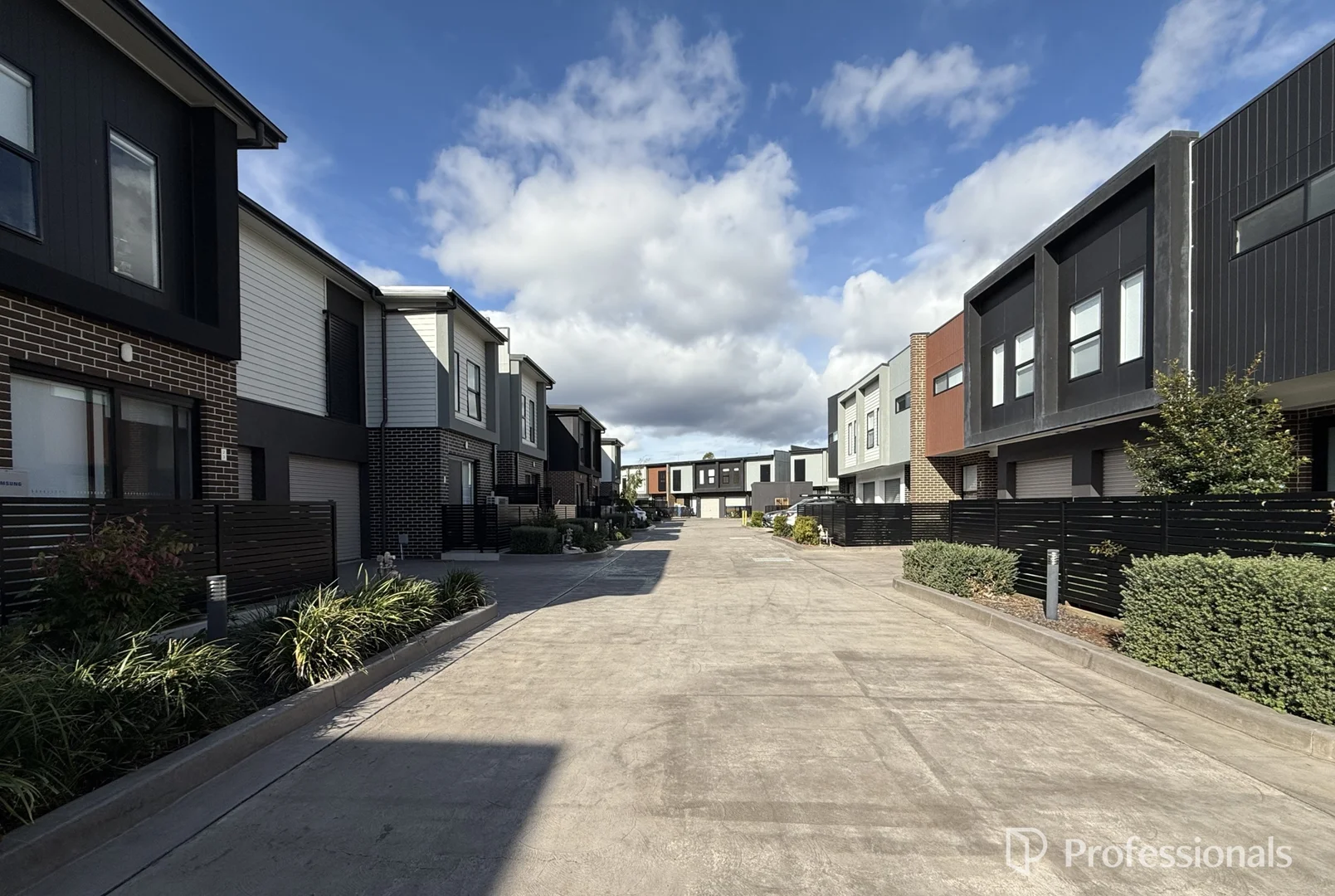 Additional image 10 of 21/30 Isabella Crescent, Glenfield NSW 2167