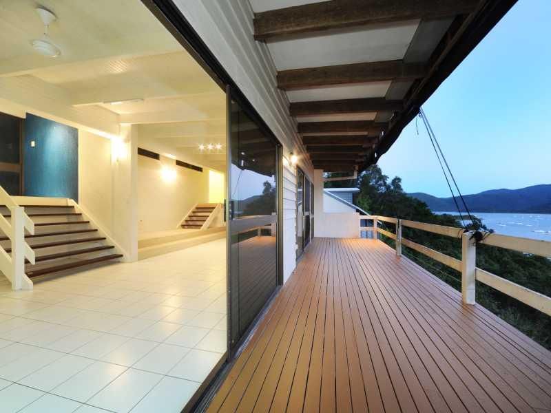 4 Harbour Ave, SHUTE HARBOUR QLD 4802, Image 2