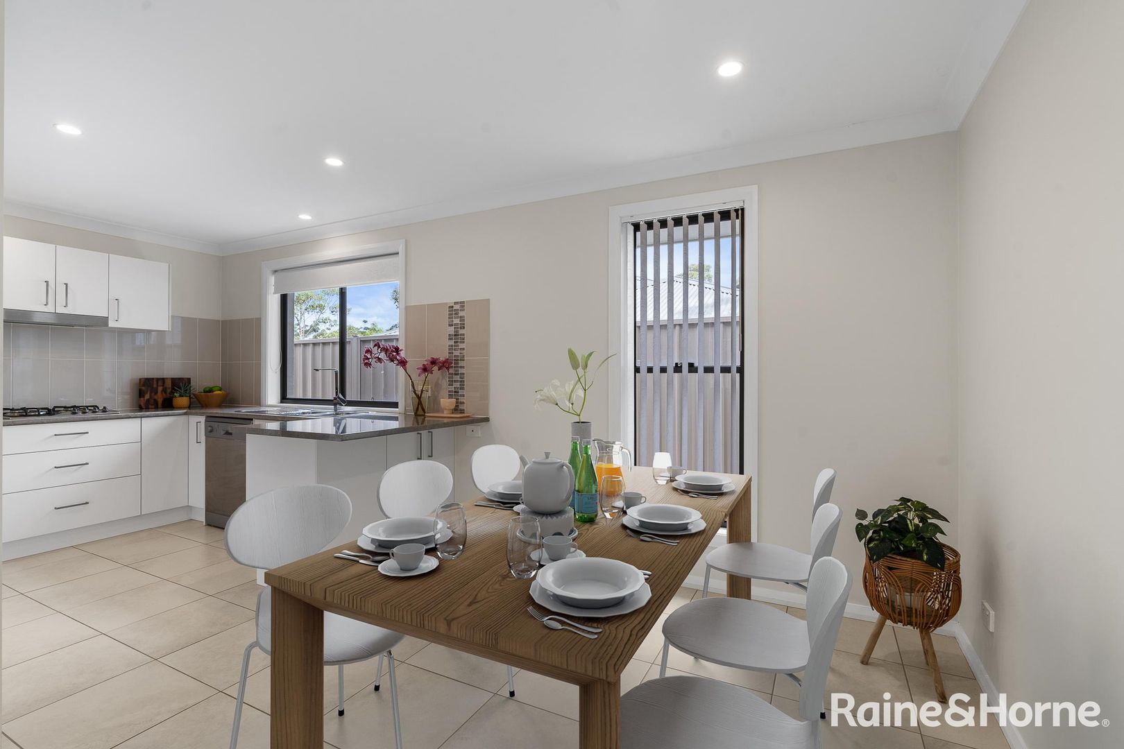2/11 Augusta Place, Mollymook Beach NSW 2539, Image 2