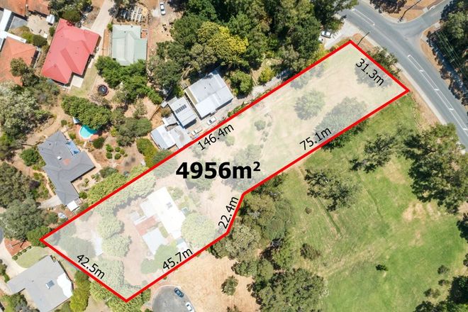 Picture of 18 Kaolunga Way, LESMURDIE WA 6076