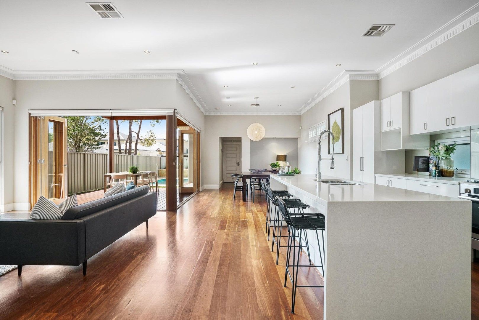 4 bedrooms House in 142 Flinders  Street MOUNT HAWTHORN WA, 6016