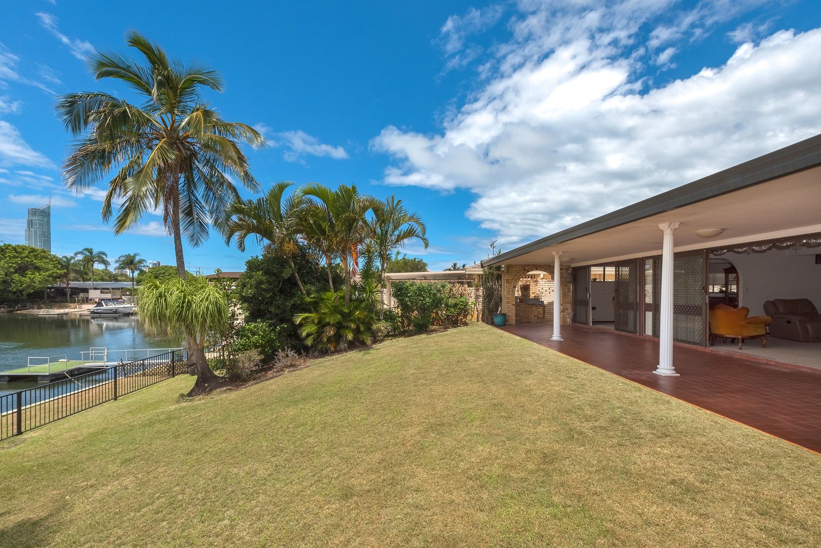 23 Rapallo Avenue, Isle Of Capri QLD 4217, Image 1