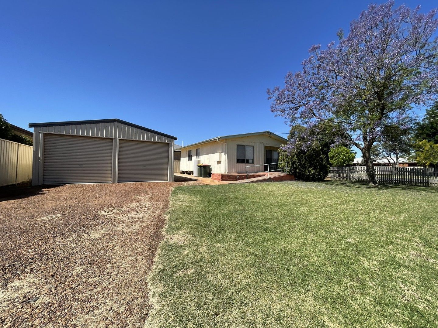 2 bedrooms House in 50 Leaver Street YENDA NSW, 2681