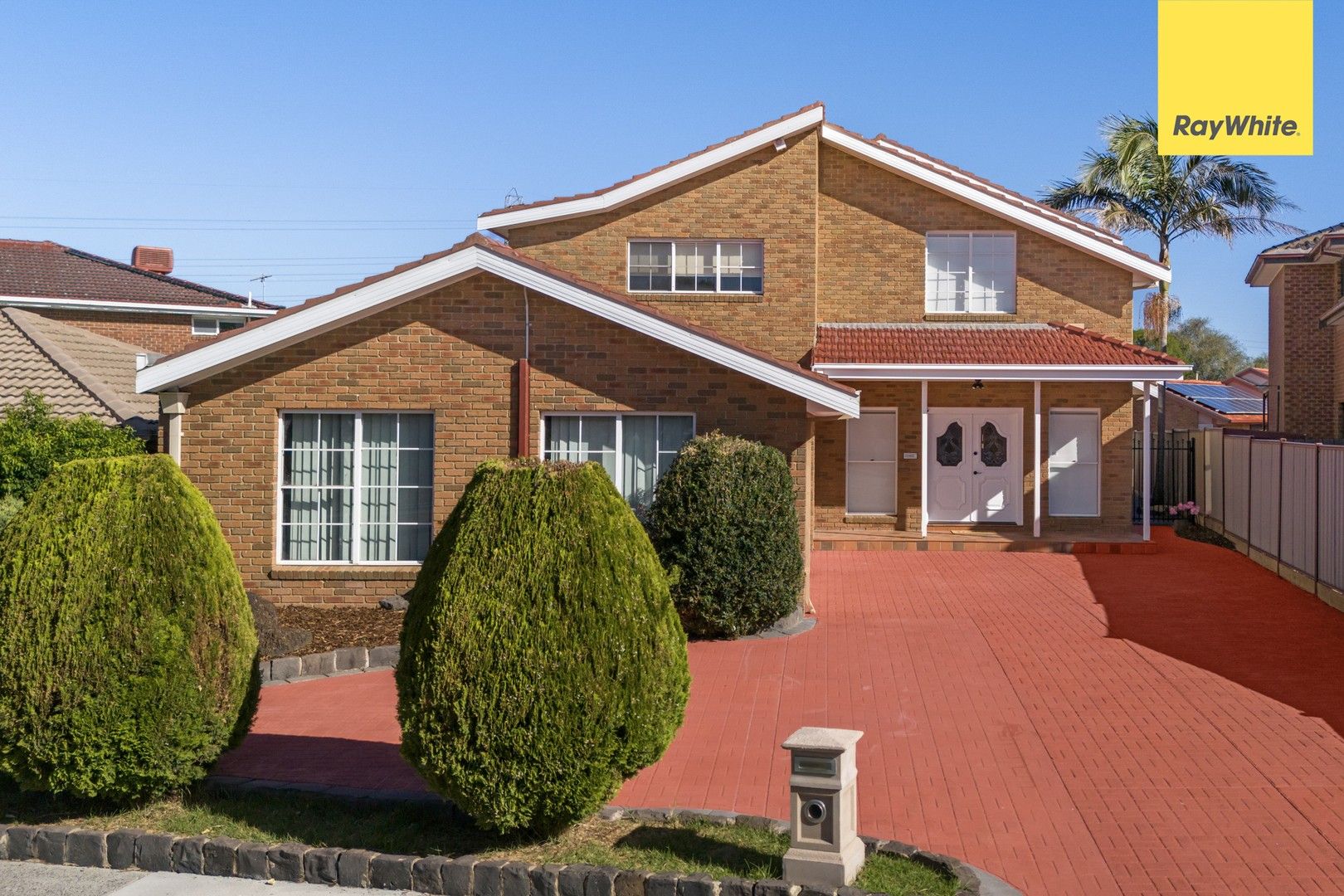 4 bedrooms House in 12 Arthur Phillip Way MILL PARK VIC, 3082