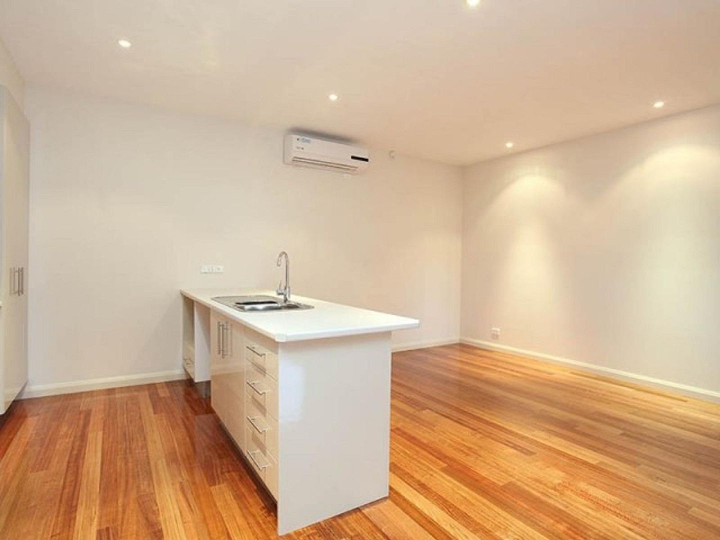 2/15 Buxton Street, Footscray VIC 3011 Townhouse For Rent Domain