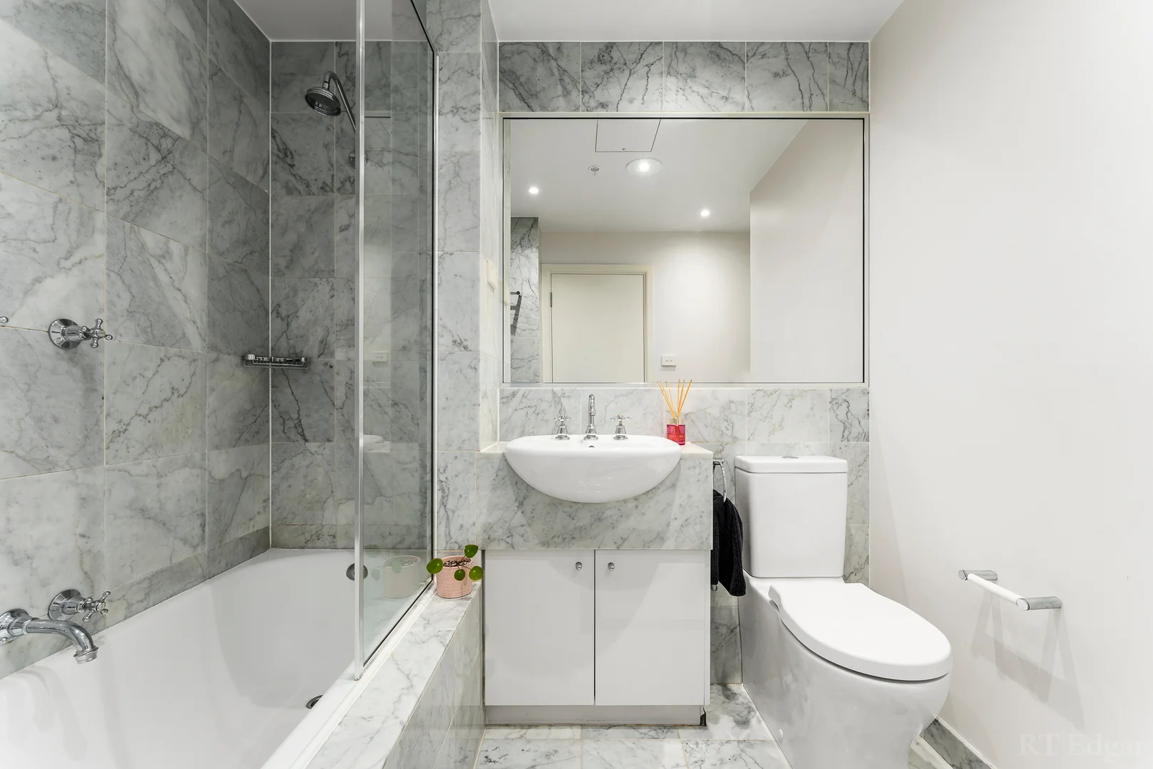 Apt 1406/265 Exhibition Street, Melbourne VIC — StMate