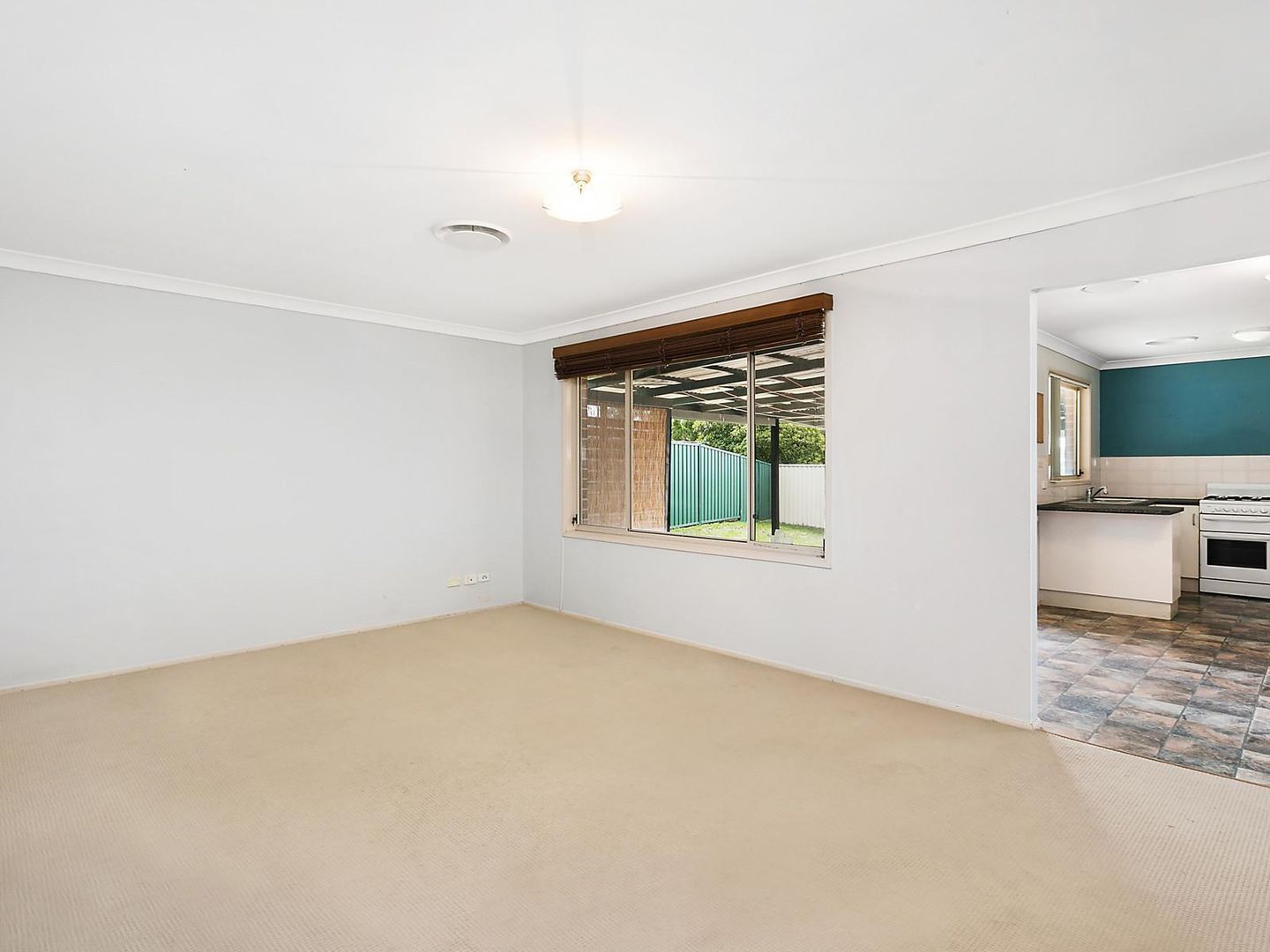 10 Cypress Close, Blue Haven NSW 2262, Image 2