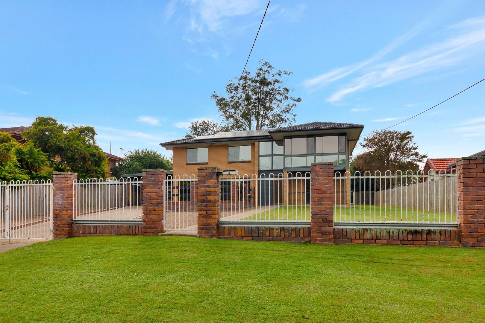 3 bedrooms House in 3 Lancelot St LEICHHARDT QLD, 4305