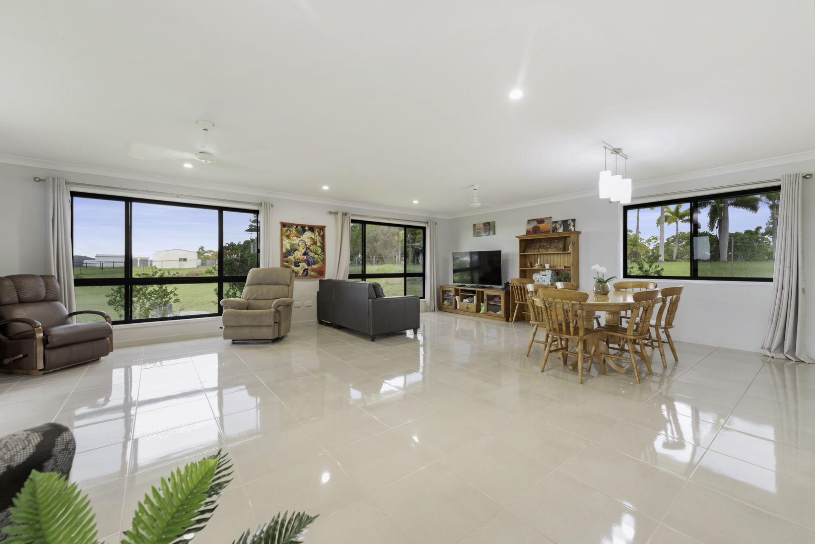 5 Sugarland Court, Alligator Creek QLD 4740, Image 2