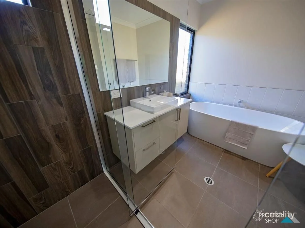 Additional image 16 of 10 Charringa Link, Smithfield QLD 4878