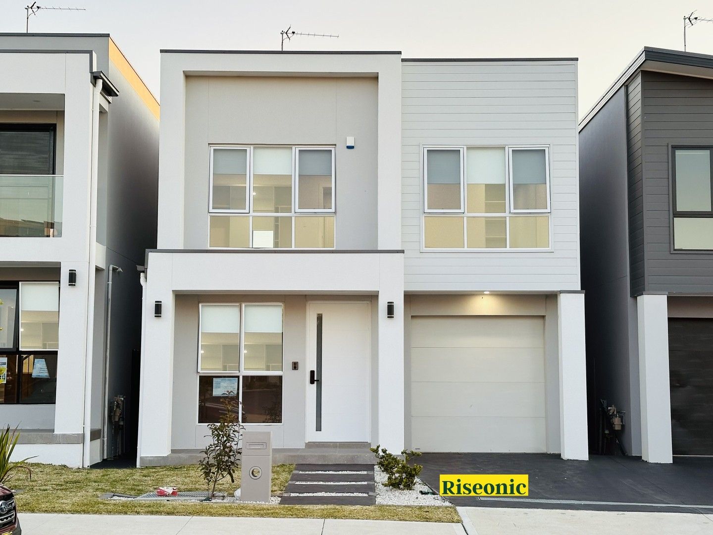 3 bedrooms Townhouse in  MARSDEN PARK NSW, 2765