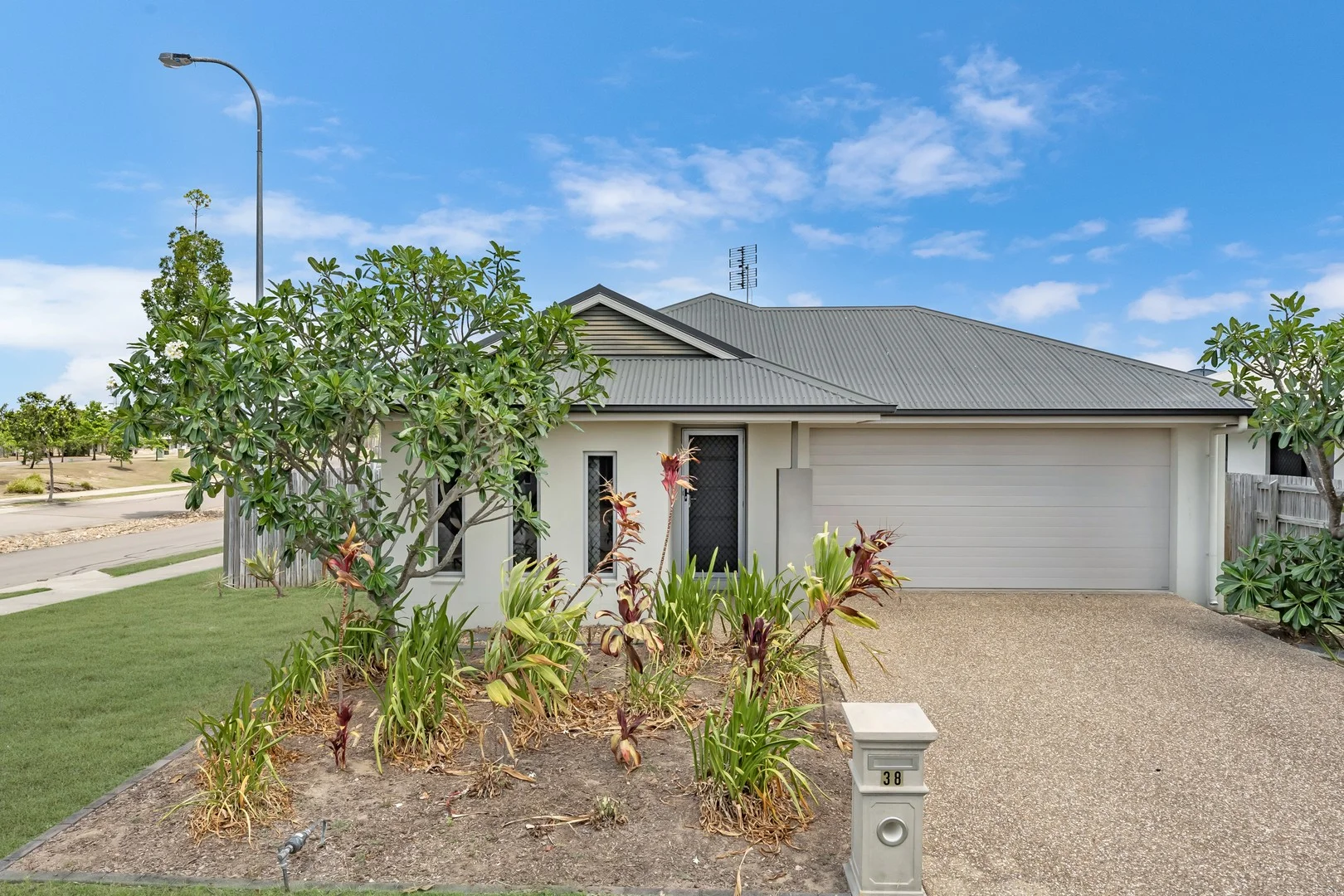 38 Yass Circuit, Kelso QLD 4815