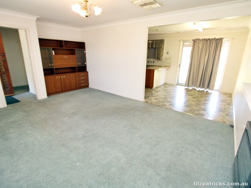 98 Vincent Road, Lake Albert NSW 2650, Image 2