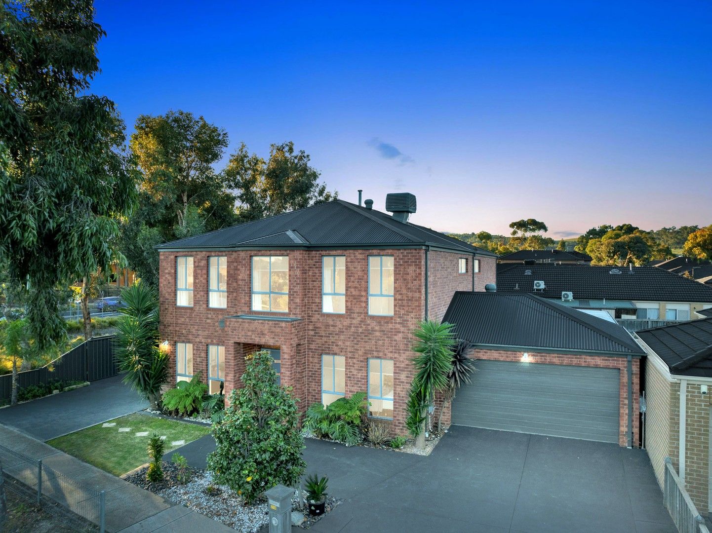 5 bedrooms House in 210 Gordons Road SOUTH MORANG VIC, 3752