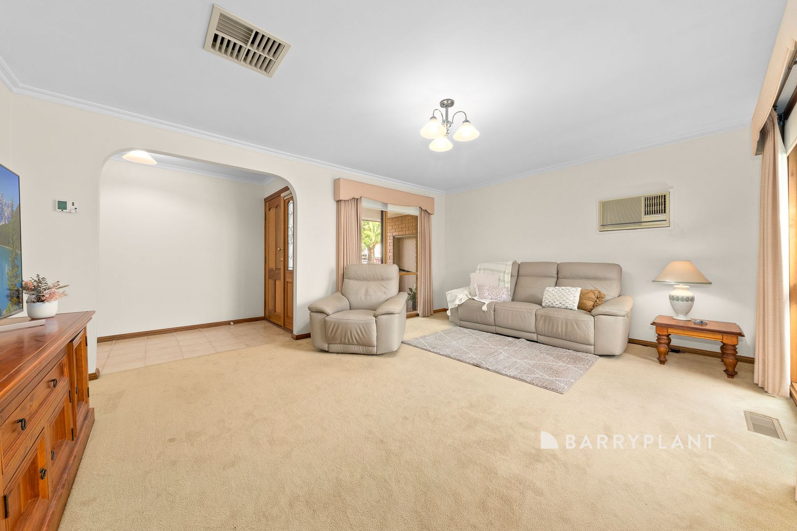 1 Ellaswood Close, Berwick VIC 3806, Image 2