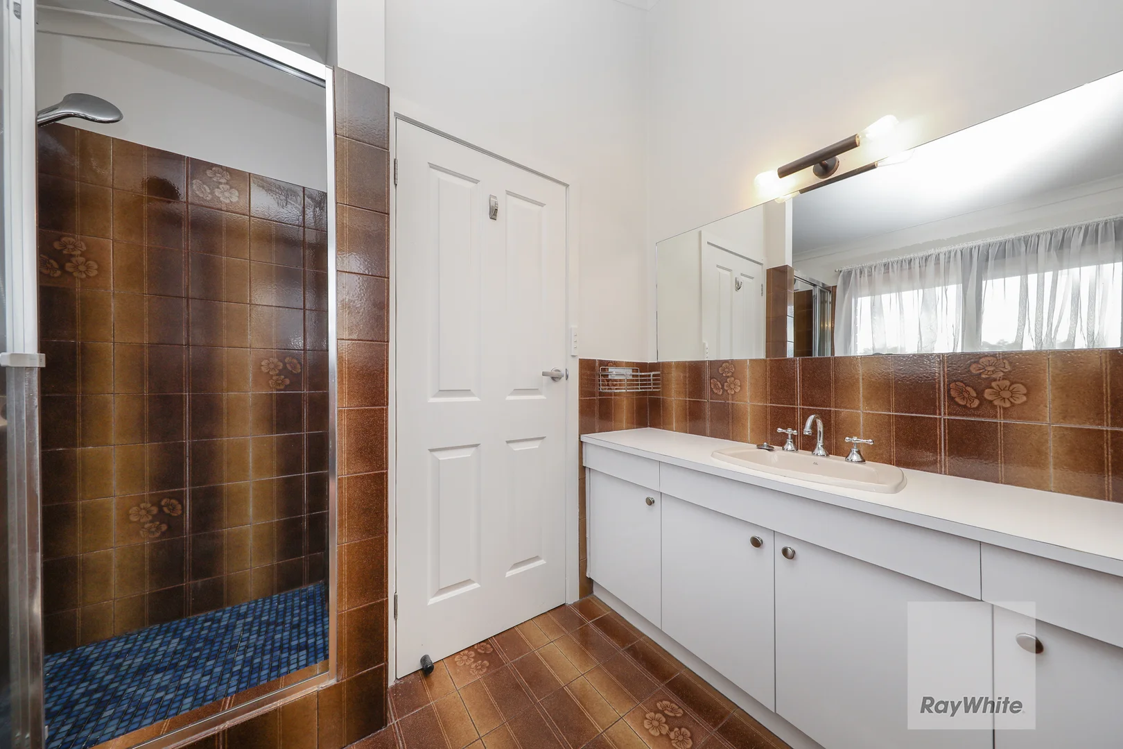 Additional image 14 of 27 Woodstock Drive, Gladstone Park VIC 3043