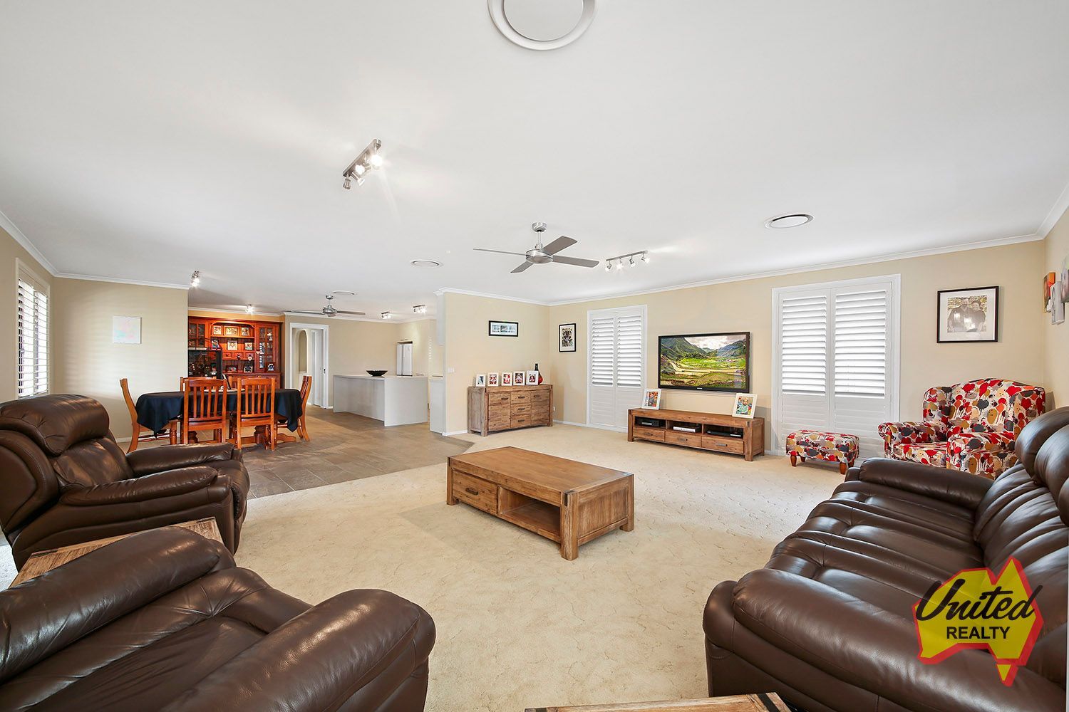 21 Devitt Crescent, The Oaks NSW 2570, Image 2