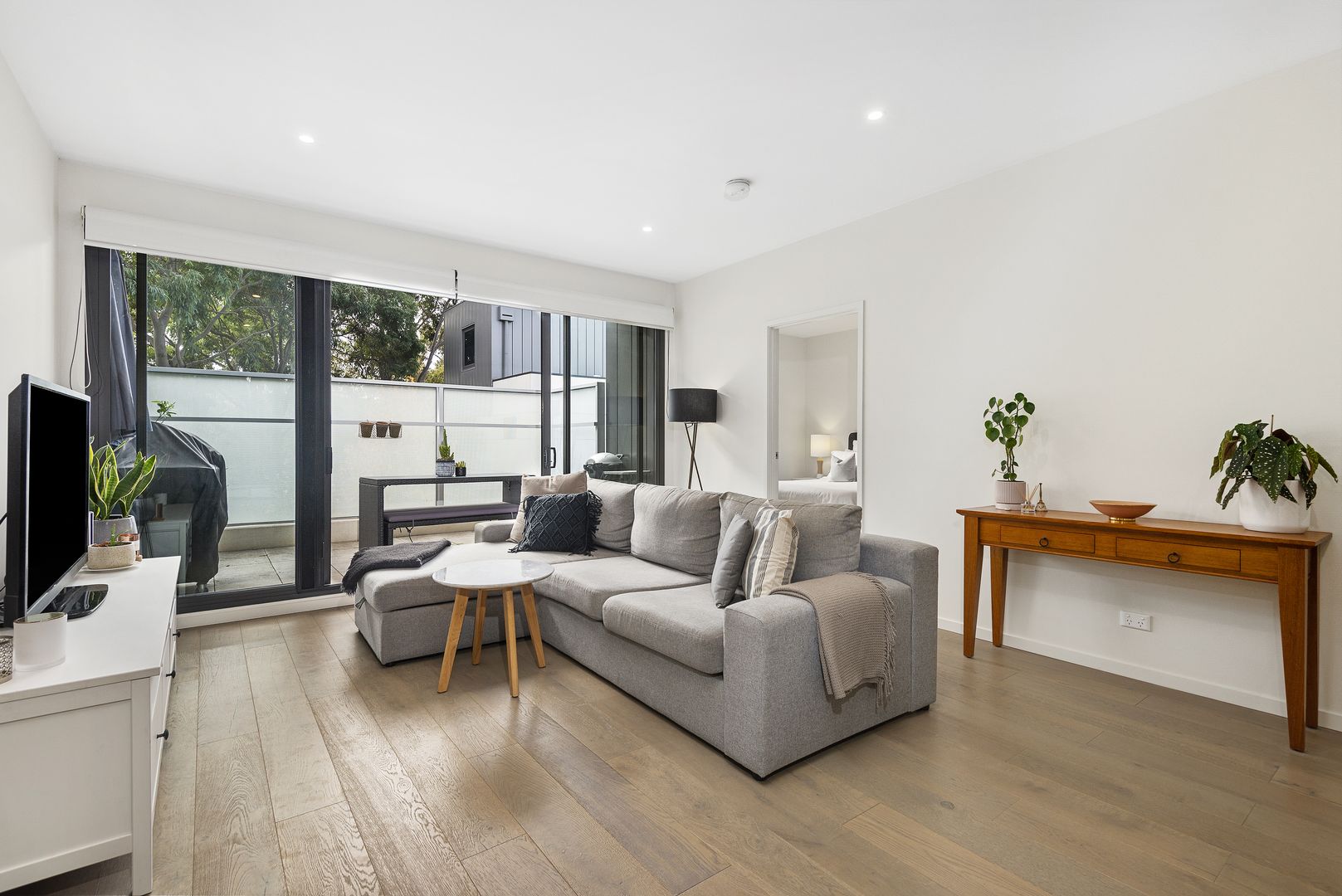 2 bedrooms Apartment / Unit / Flat in 204/979 Heidelberg Rd IVANHOE VIC, 3079