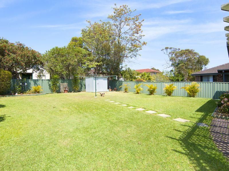 12 Patrick Street, BATEAU BAY NSW 2261, Image 2