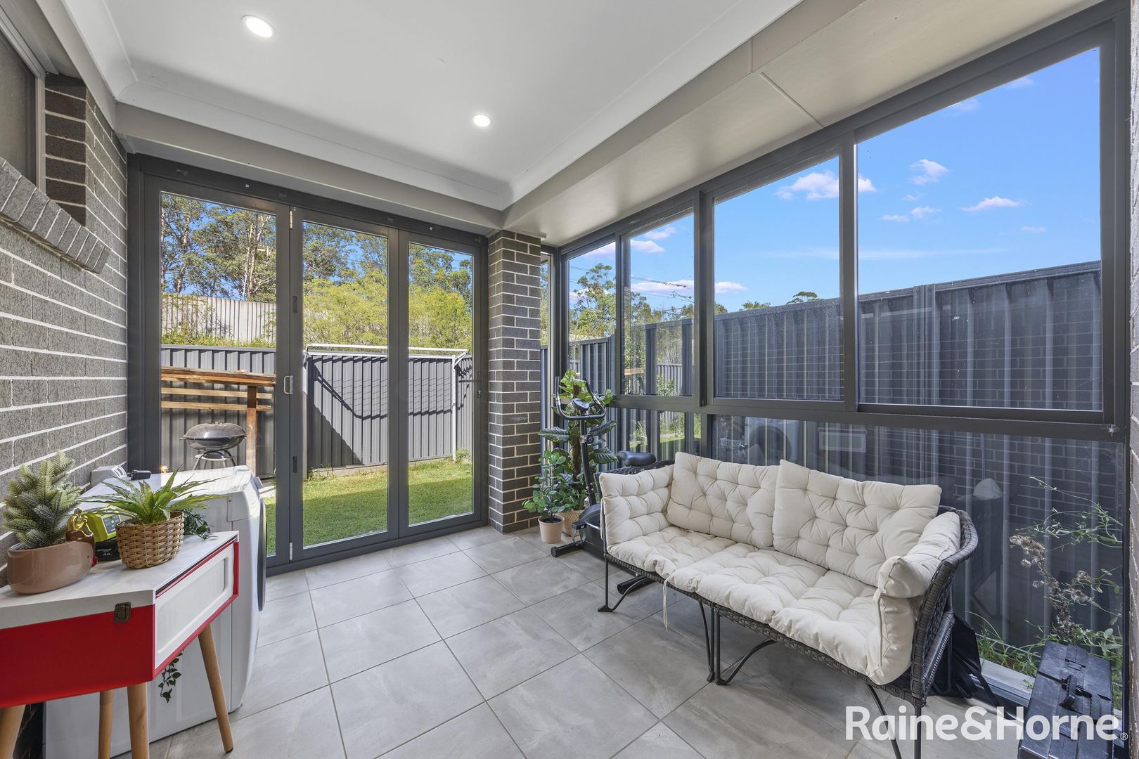 8 Wakeling Drive, Edmondson Park NSW 2174, Image 2