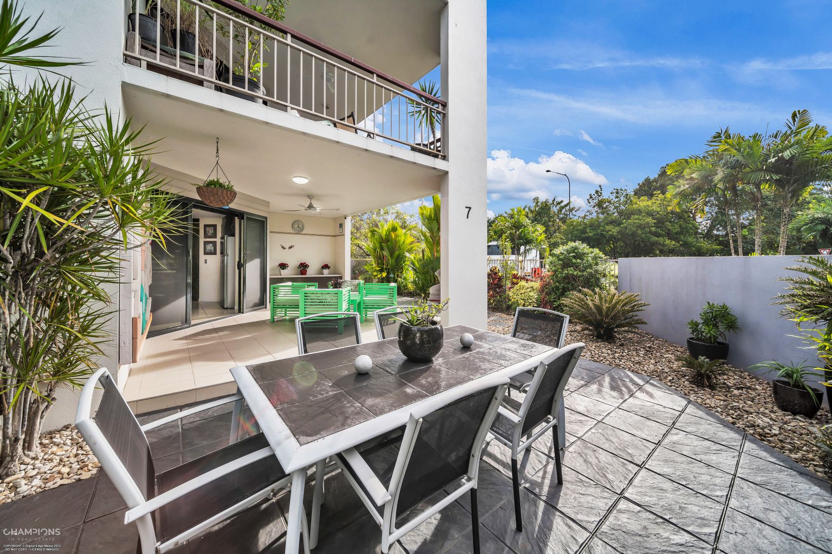 7/349-351 Lake Street, Cairns North QLD 4870, Image 1