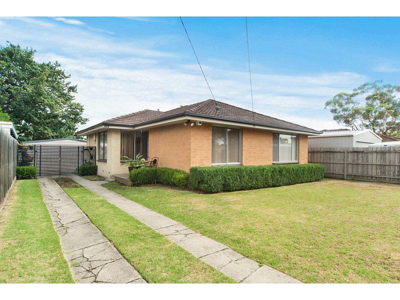 5 bedrooms House in 320 Frankston-Dandenong Road SEAFORD VIC, 3198