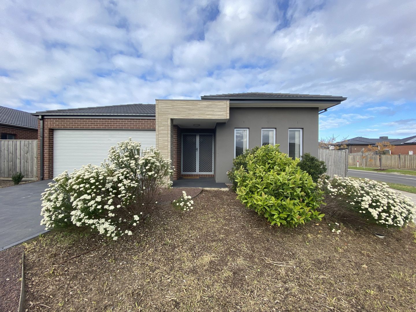 8 Selleck Drive, Point Cook VIC 3030