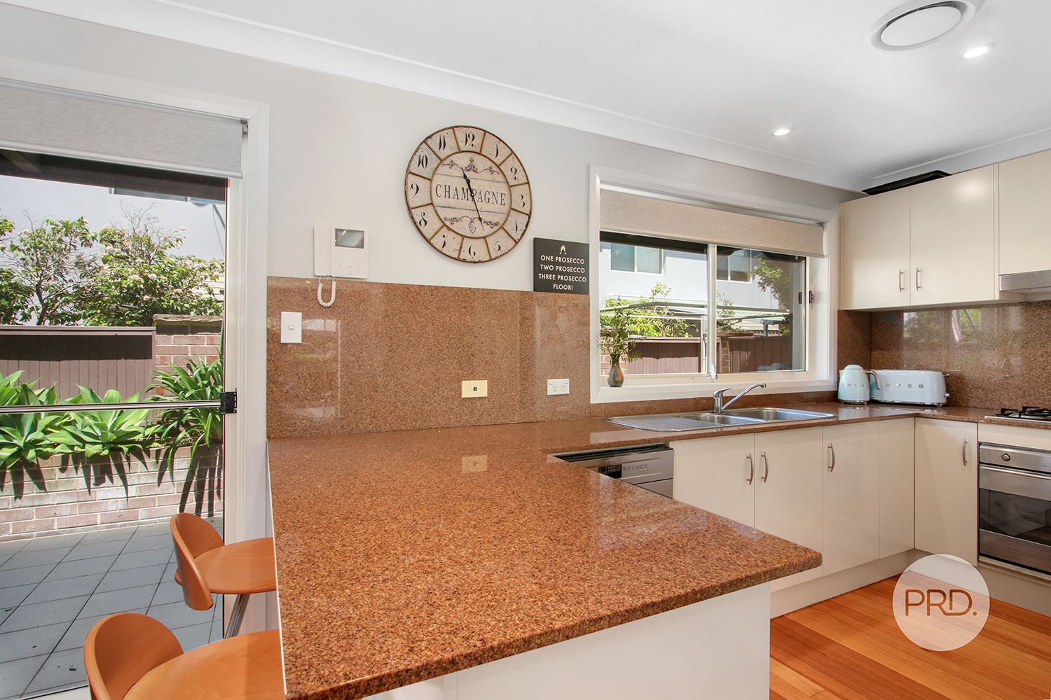 2/12 Yarran Road, Oatley NSW 2223, Image 2