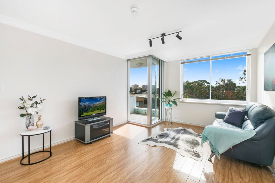 1 bedrooms Apartment / Unit / Flat in 28/100 Ben Boyd Road NEUTRAL BAY NSW, 2089